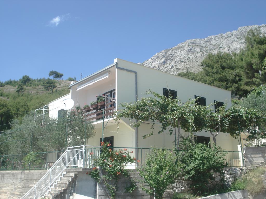 אומיס Apartments Smiljana מראה חיצוני תמונה