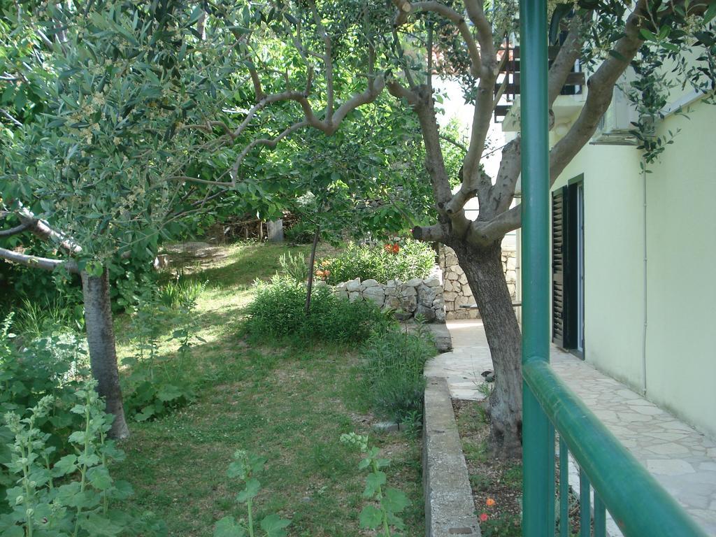 אומיס Apartments Smiljana מראה חיצוני תמונה