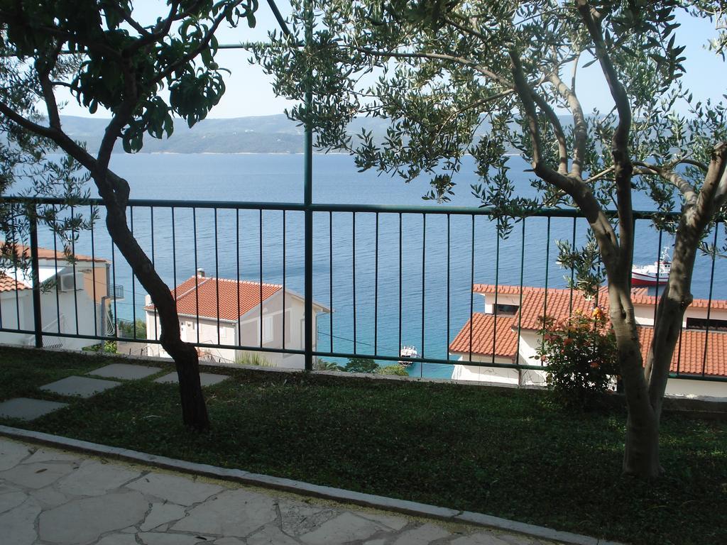אומיס Apartments Smiljana מראה חיצוני תמונה