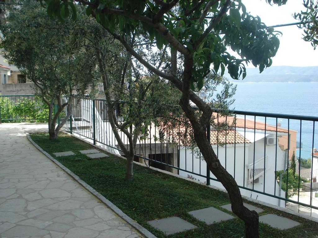 אומיס Apartments Smiljana מראה חיצוני תמונה
