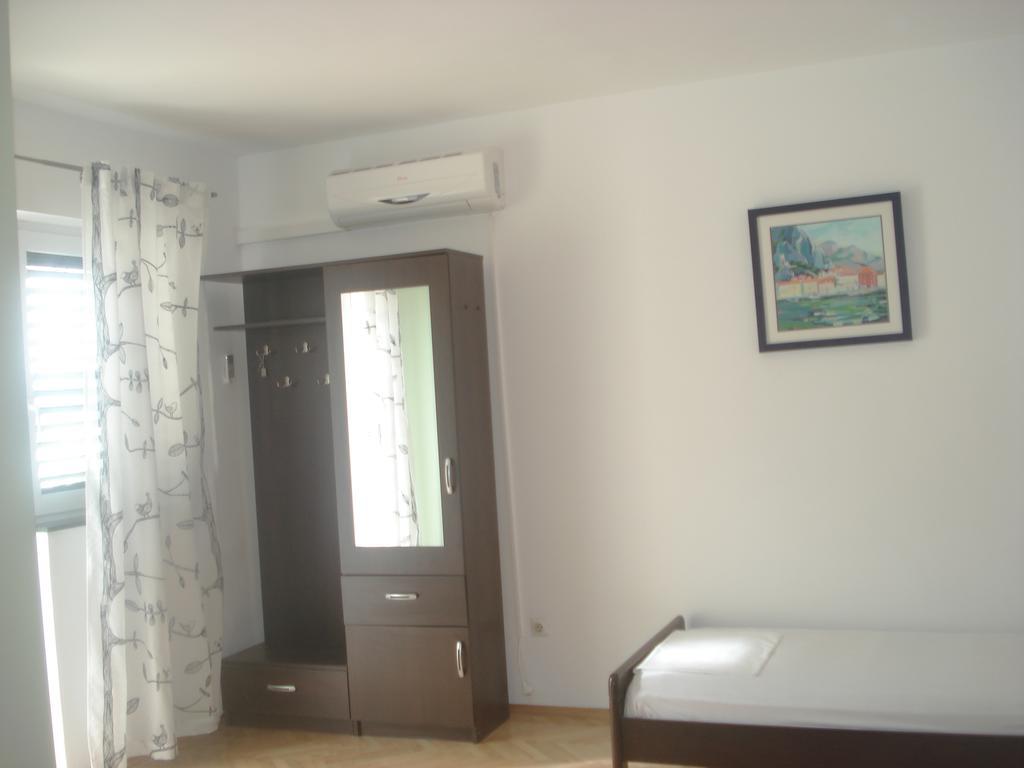אומיס Apartments Smiljana מראה חיצוני תמונה