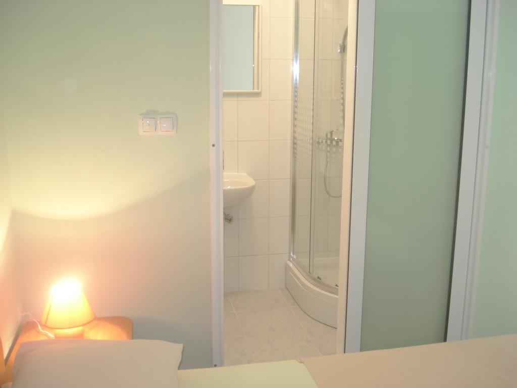 אומיס Apartments Smiljana מראה חיצוני תמונה