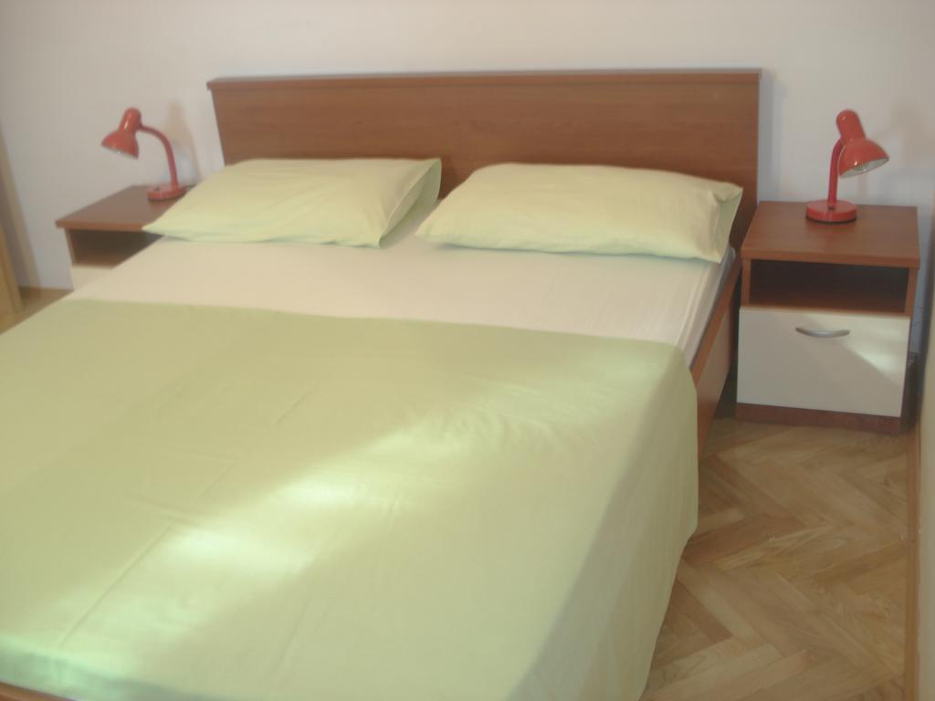 אומיס Apartments Smiljana מראה חיצוני תמונה