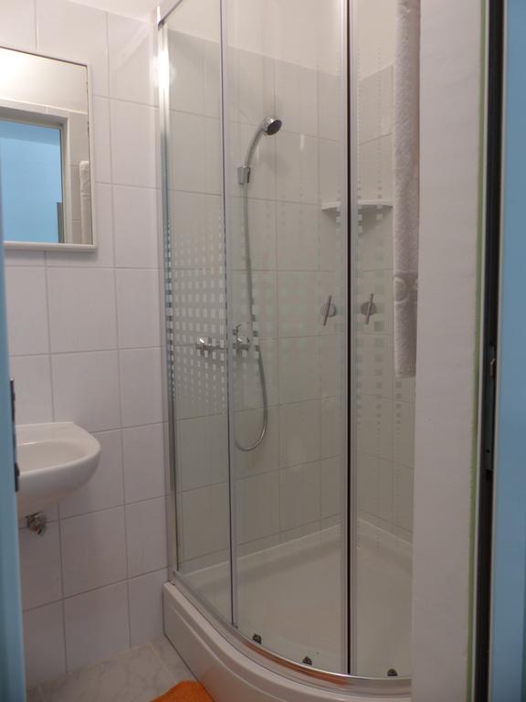 אומיס Apartments Smiljana מראה חיצוני תמונה