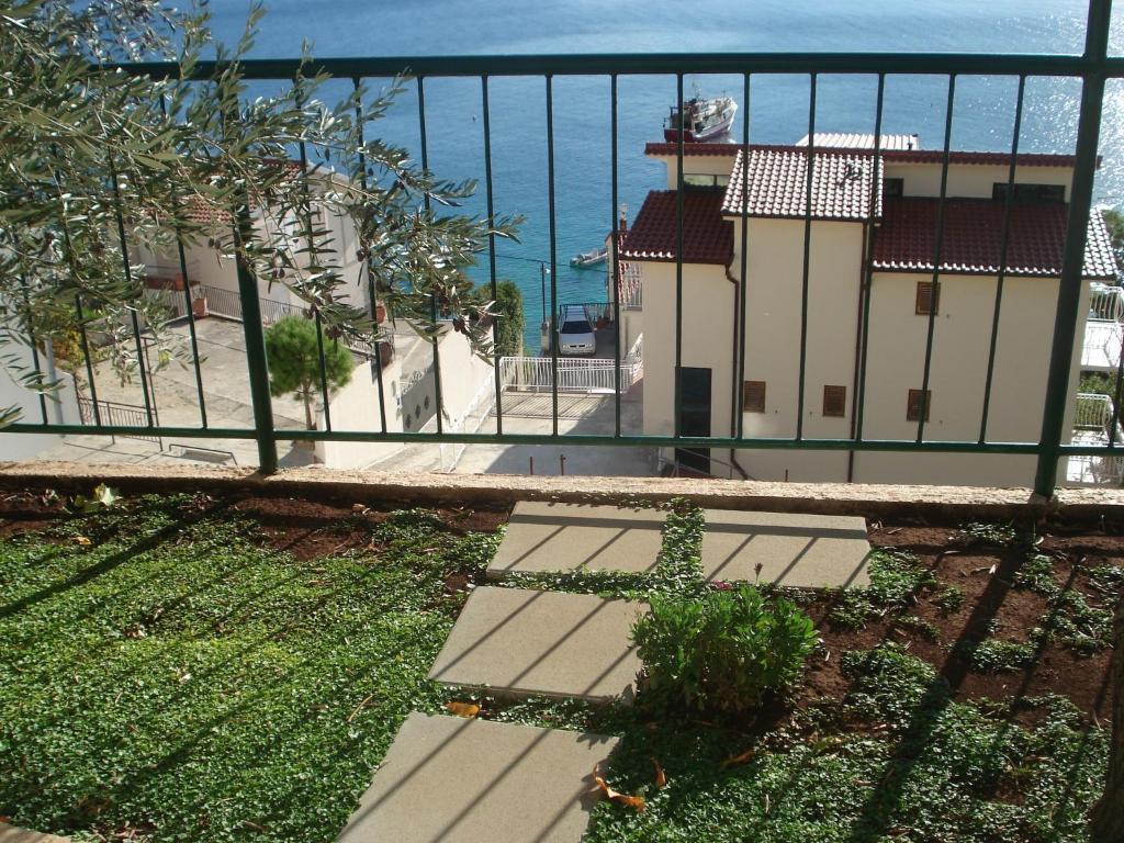 אומיס Apartments Smiljana מראה חיצוני תמונה
