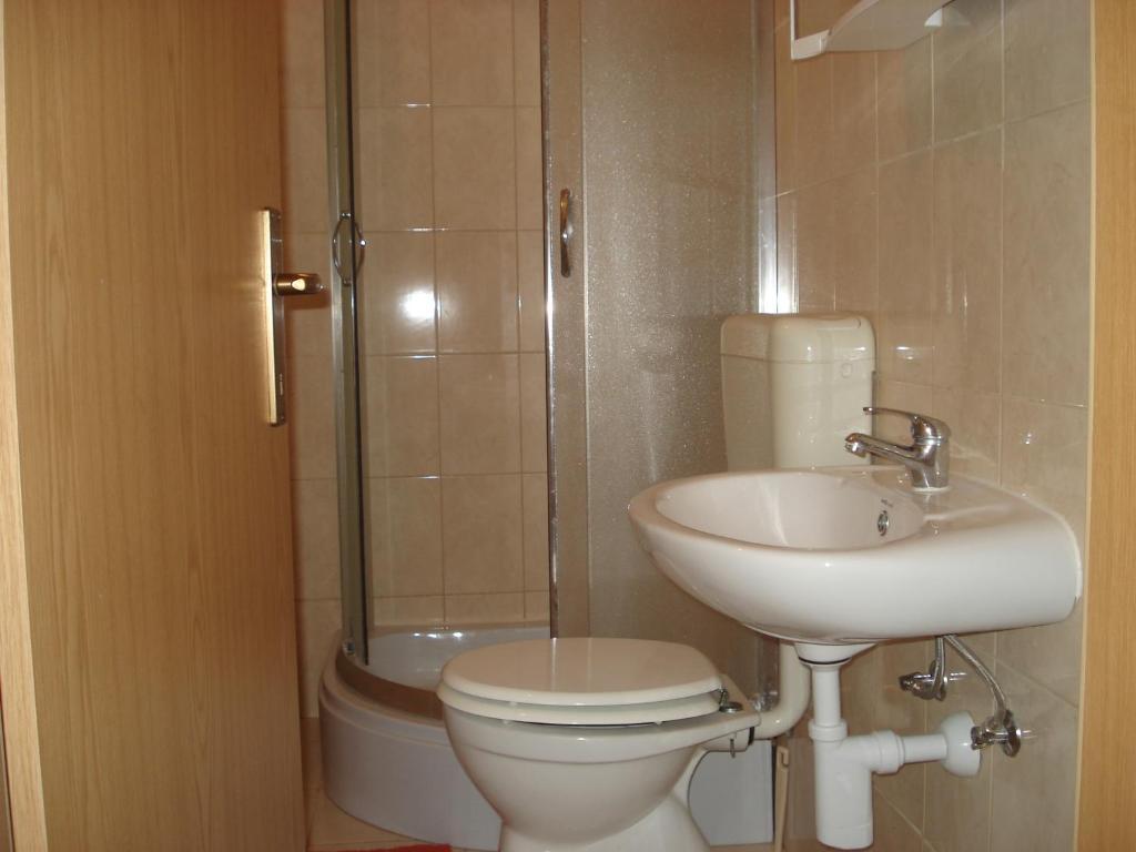 אומיס Apartments Smiljana מראה חיצוני תמונה