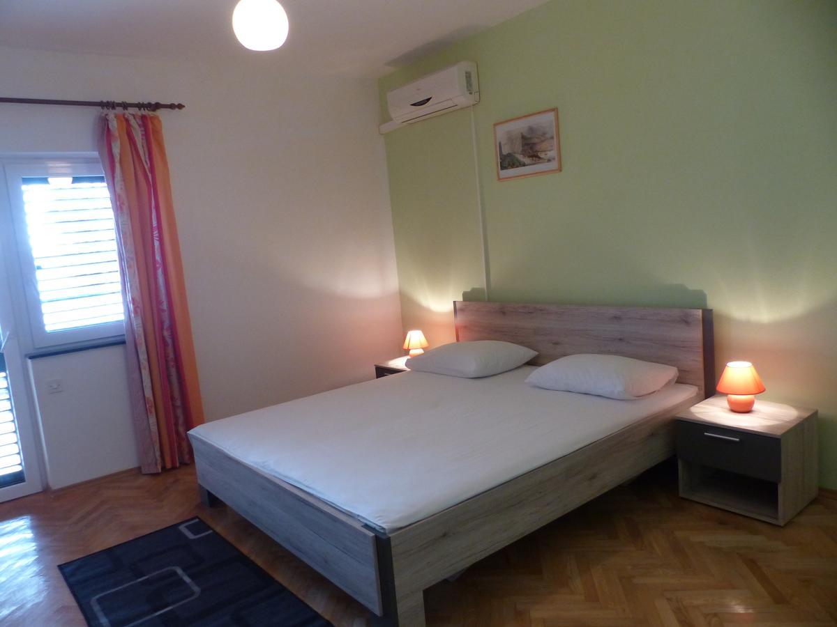 אומיס Apartments Smiljana מראה חיצוני תמונה
