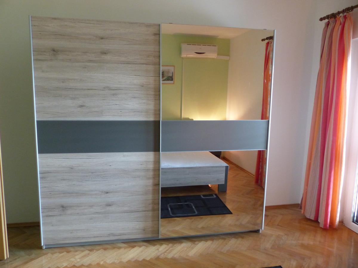 אומיס Apartments Smiljana מראה חיצוני תמונה