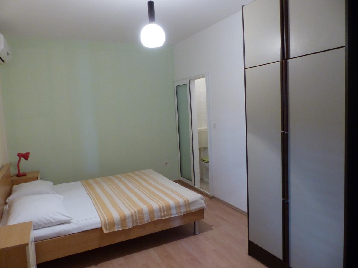 אומיס Apartments Smiljana מראה חיצוני תמונה